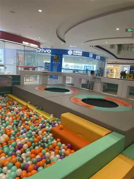 Mall trampoline play area case