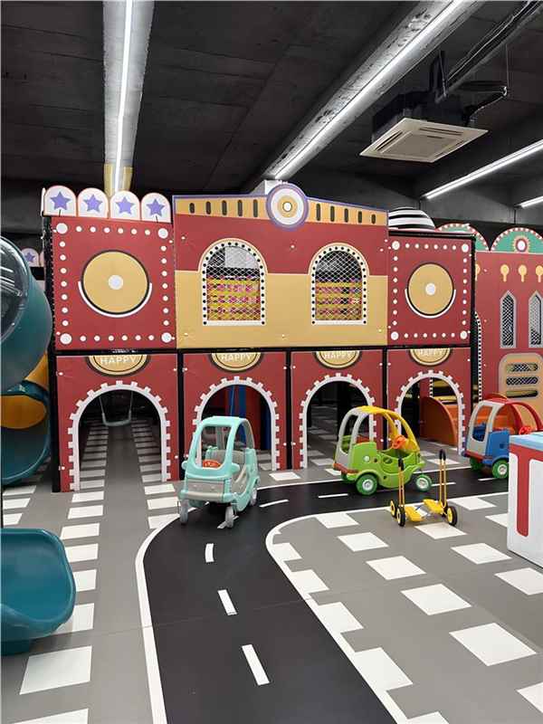 Soft play toddler house design with ball pit and slide